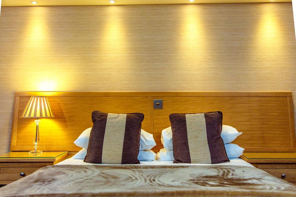 Adamson Hotel Dunfermline Eksteriør billede