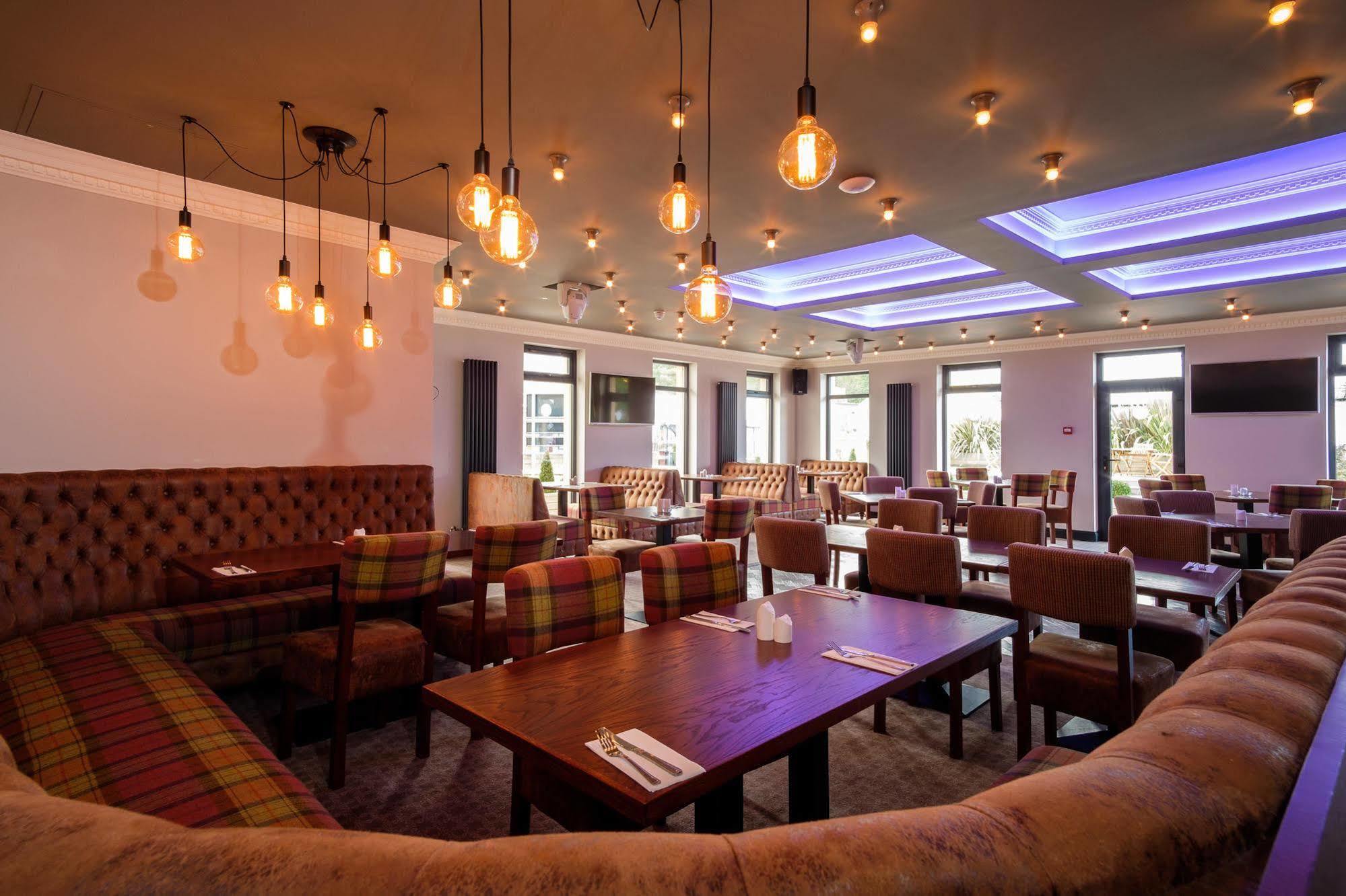 Adamson Hotel Dunfermline Eksteriør billede