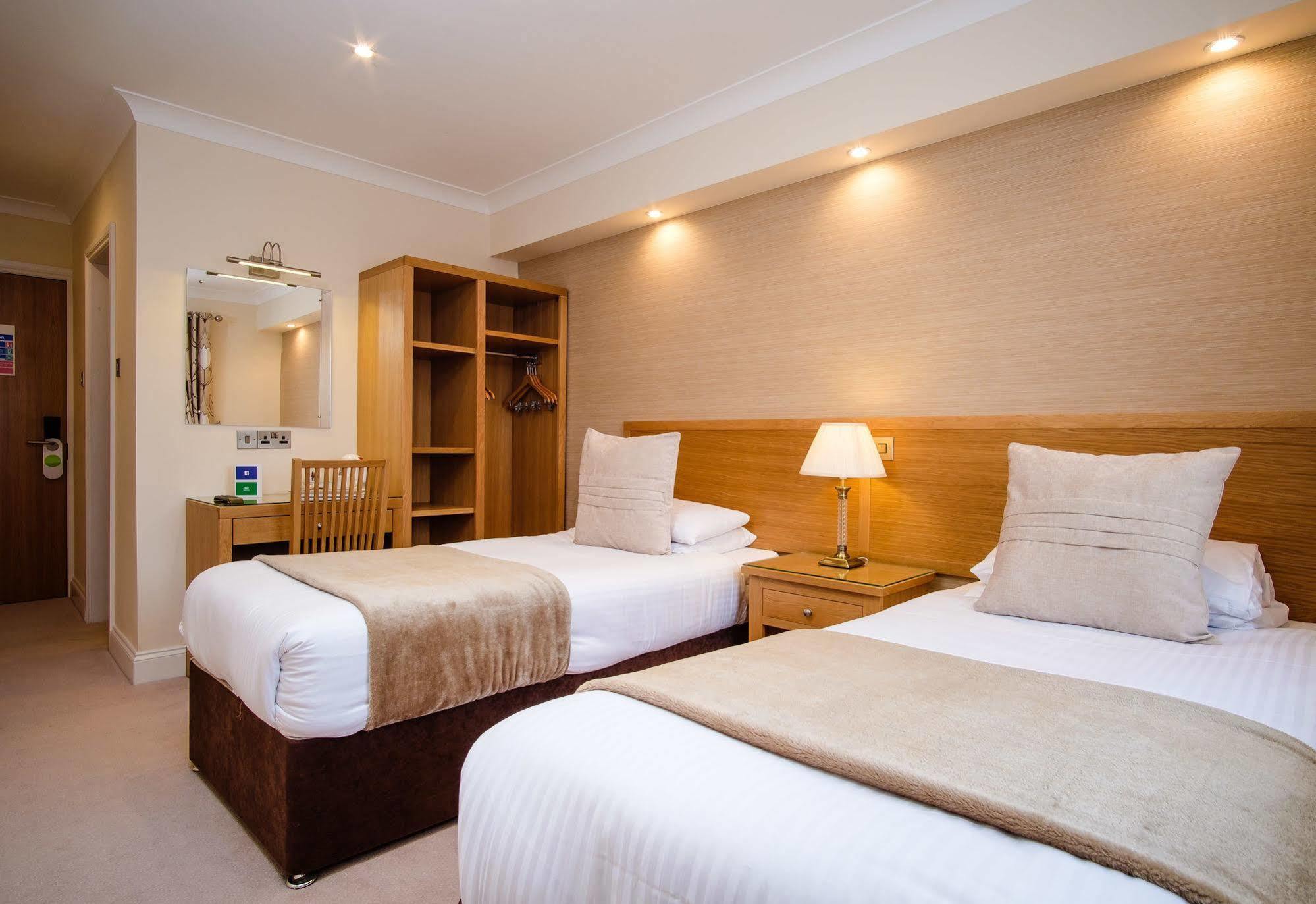 Adamson Hotel Dunfermline Eksteriør billede