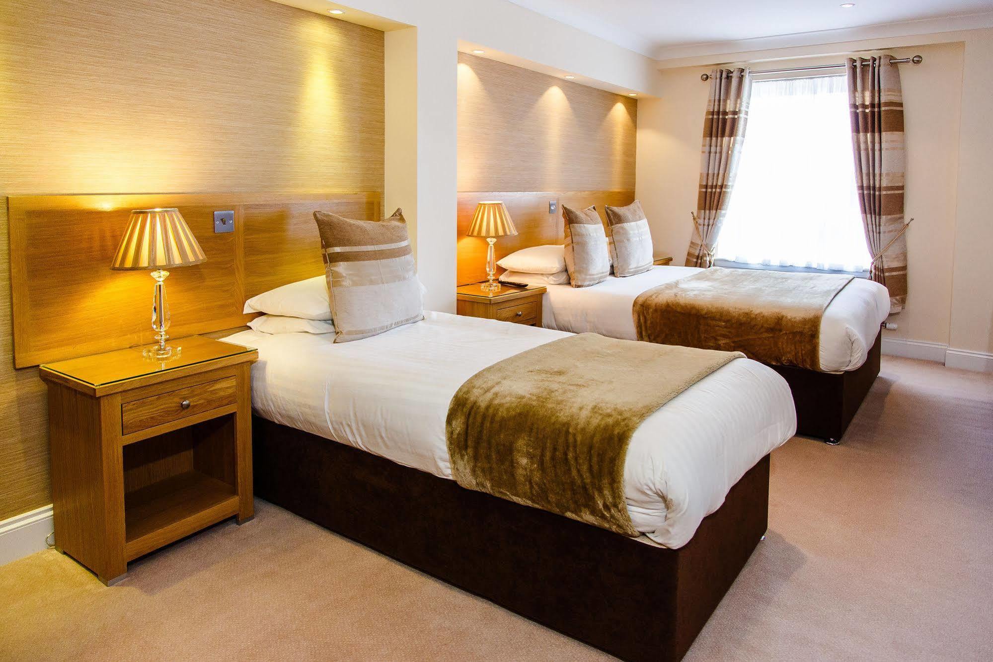 Adamson Hotel Dunfermline Eksteriør billede