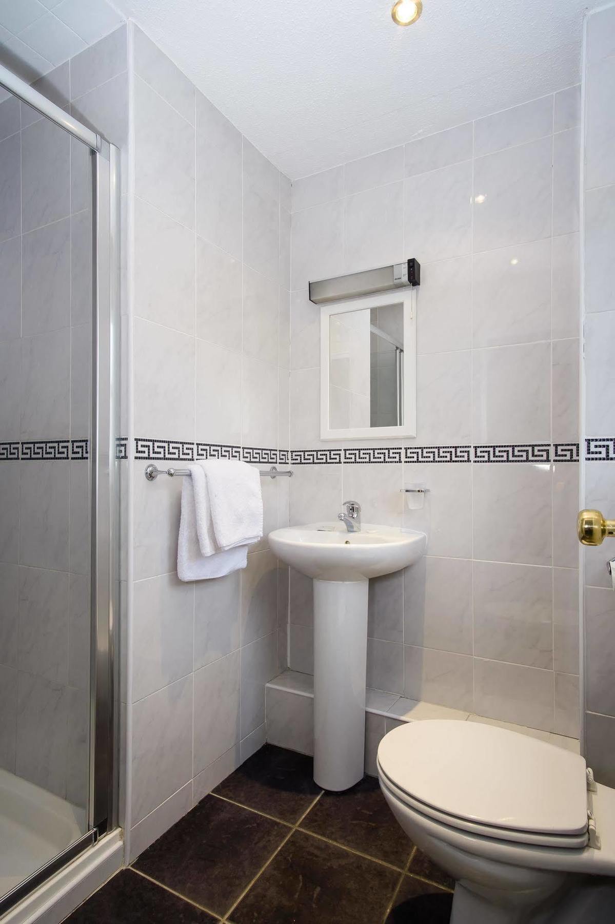 Adamson Hotel Dunfermline Eksteriør billede